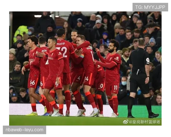 黄喜灿状态火热,狼队士气高昂积极备战新赛季英超强敌 黄喜灿状态火热,狼队士气高昂积极备战新赛季英超强敌