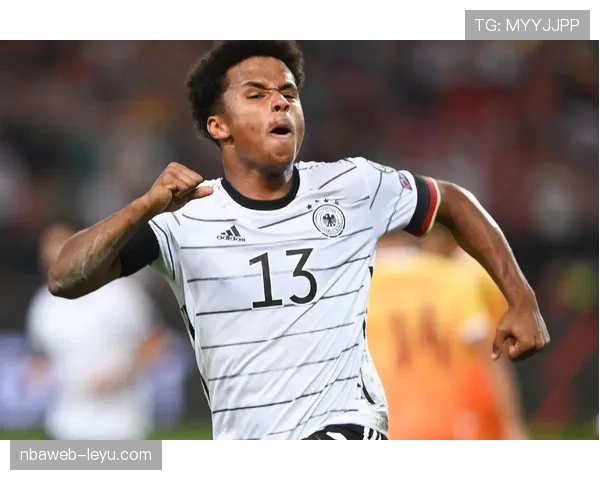 阿德耶米闪耀多特蒙德,助球队强势冲击冠军 阿德耶米闪耀多特蒙德,助球队强势冲击冠军