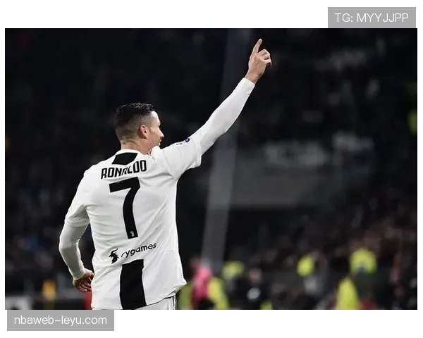 穆西亚拉展望英德大战:双方为荣耀而战,期待精彩对决 穆西亚拉展望英德大战:双方为荣耀而战,期待精彩对决