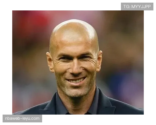 齐达内加盟曼联,传奇教头执掌红魔剑指英超霸主 齐达内加盟曼联,传奇教头执掌红魔剑指英超霸主