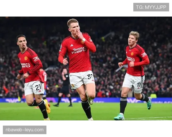 阿利松荣膺英超赛季最佳潜力奖，状态回暖彰显未来无限可能