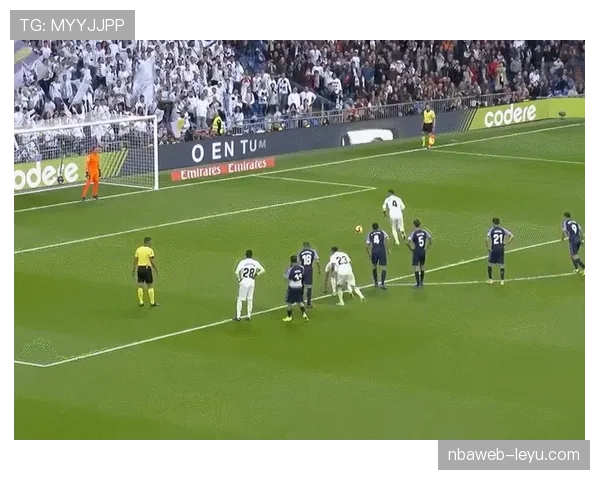 阿什拉夫与恩里克战术体系中的核心作用持续提升