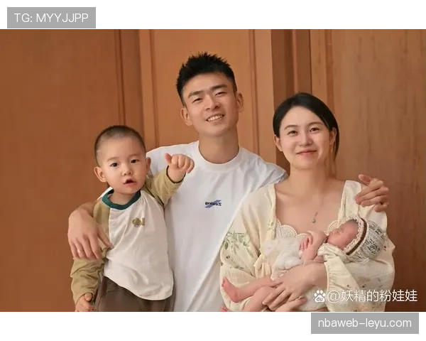 郑思维这组私服照，把我的工资单当成笑话